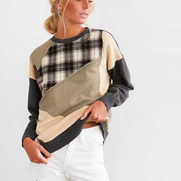 BKE Plaid Distressed Patchwork Pullover Sweatshirt Sweater Large - Picture 6 of 6